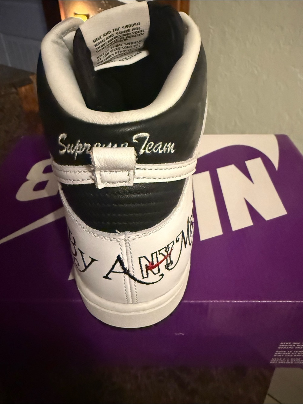 Label on Shoe Box - Picture 6 of 6